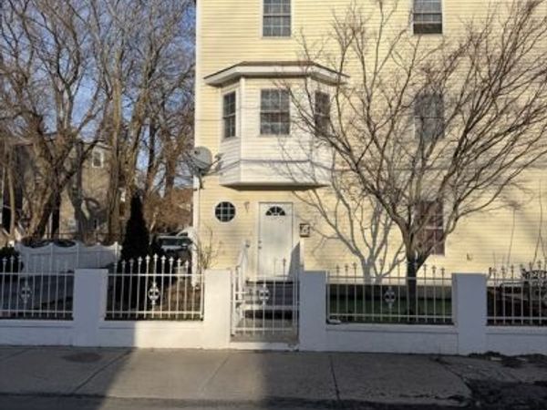 545 Hampshire St, Unit 545, Lawrence, MA 01841