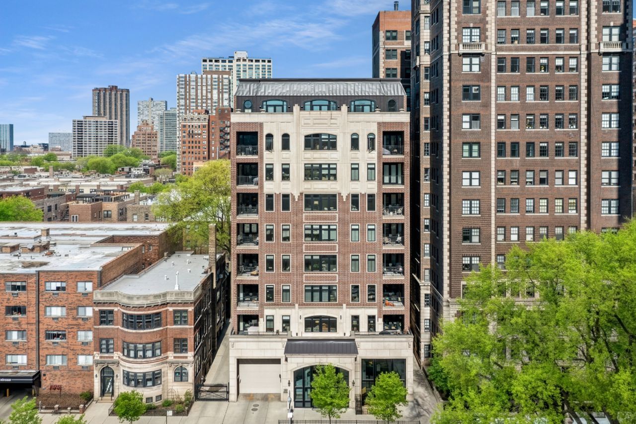 434 W Melrose Street, Unit 602, Chicago, IL 60657 Main Photo