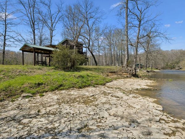 506 Tablerock Rd , Hohenwald, TN 38462