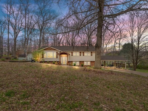 105 Clearwater Dr , Tennessee Ridge, TN 37178