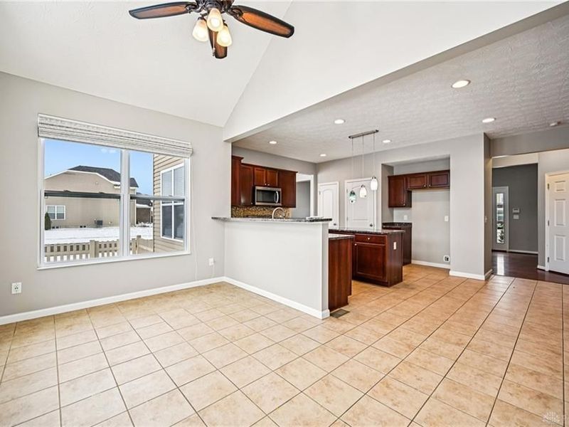 4076 Spicebush Drive, Tipp City, OH 45371 Photo 5