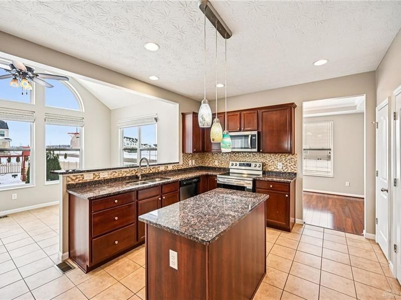 4076 Spicebush Drive, Tipp City, OH 45371 Photo 9