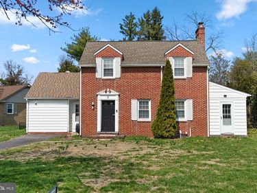 8 GEORGETOWN ROAD, CARNEYS POINT, NJ 08069