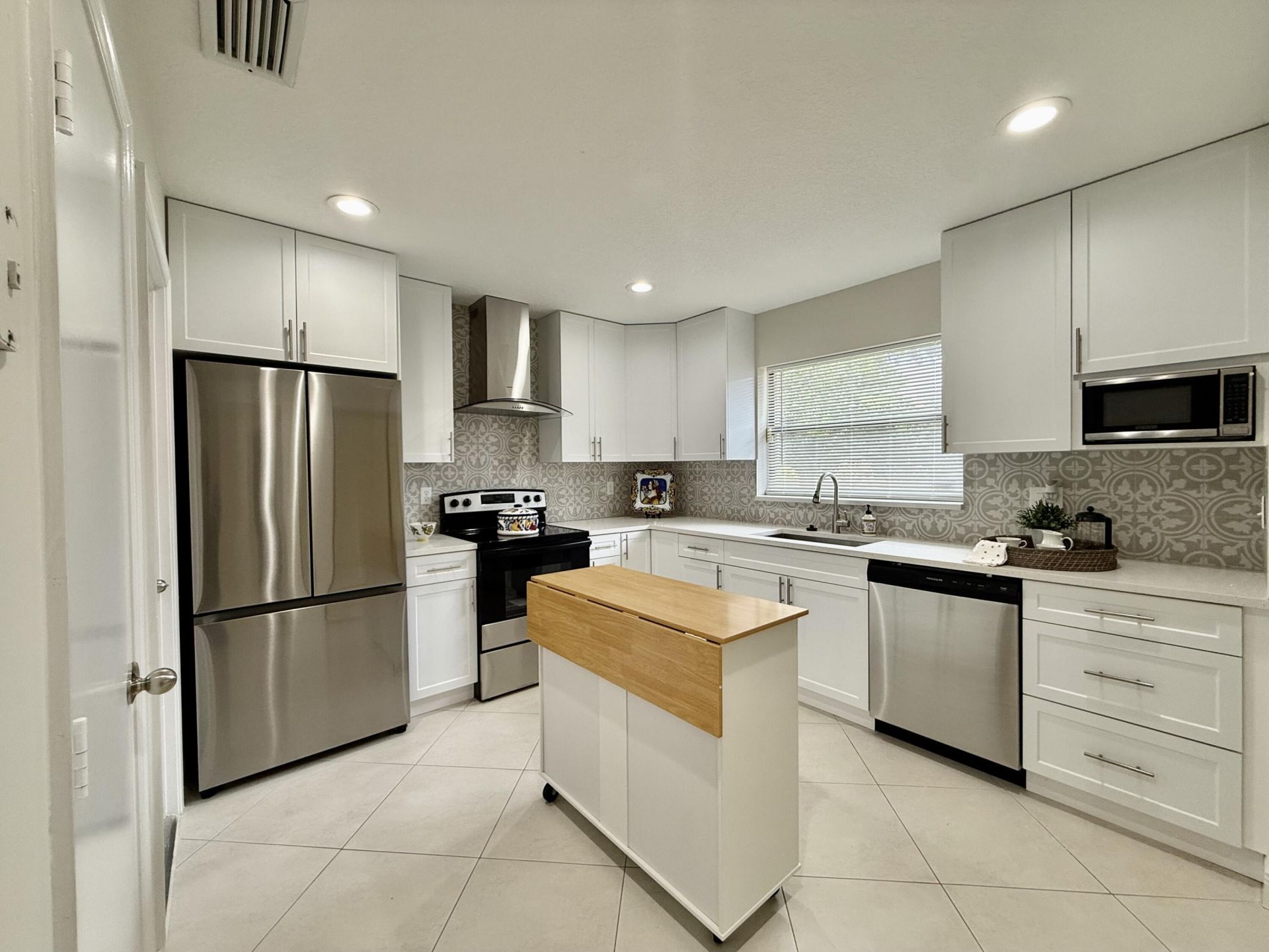 9890 Pecan Tree Drive, Unit B, Boynton Beach, FL 33436 Photo