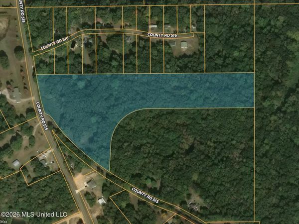 County Road 515 , Como, MS 38619