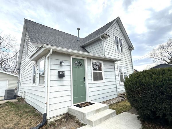720 E Avenue, Nevada, IA 50201