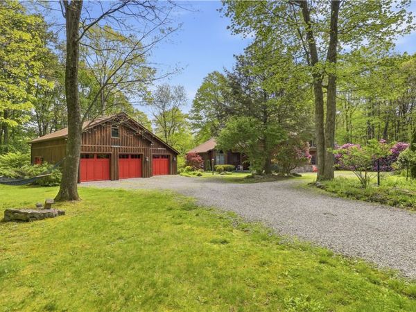 2090 Oak Ridge Dr, Champion, PA 15622