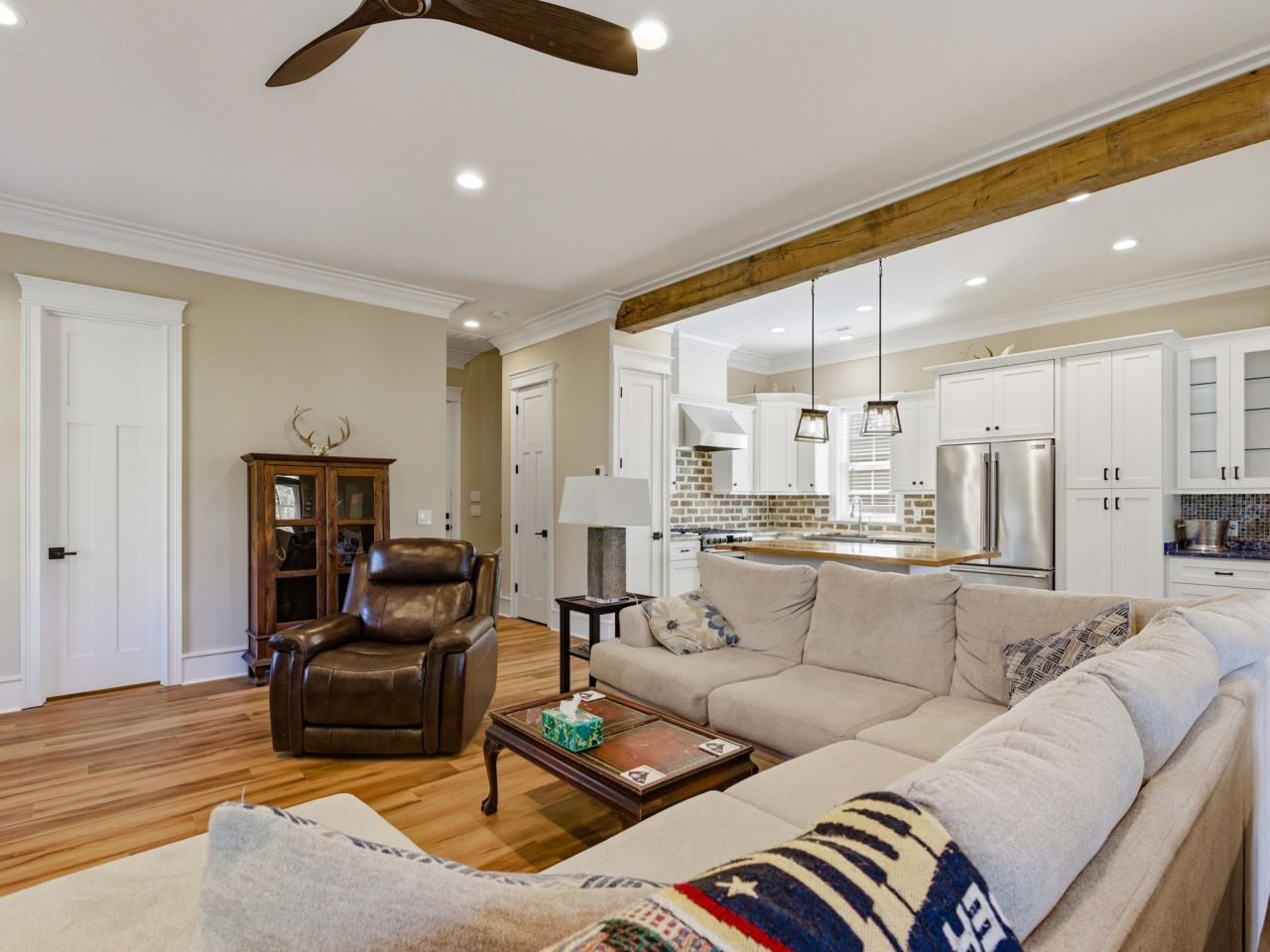 5068 South First St.  Photo 10