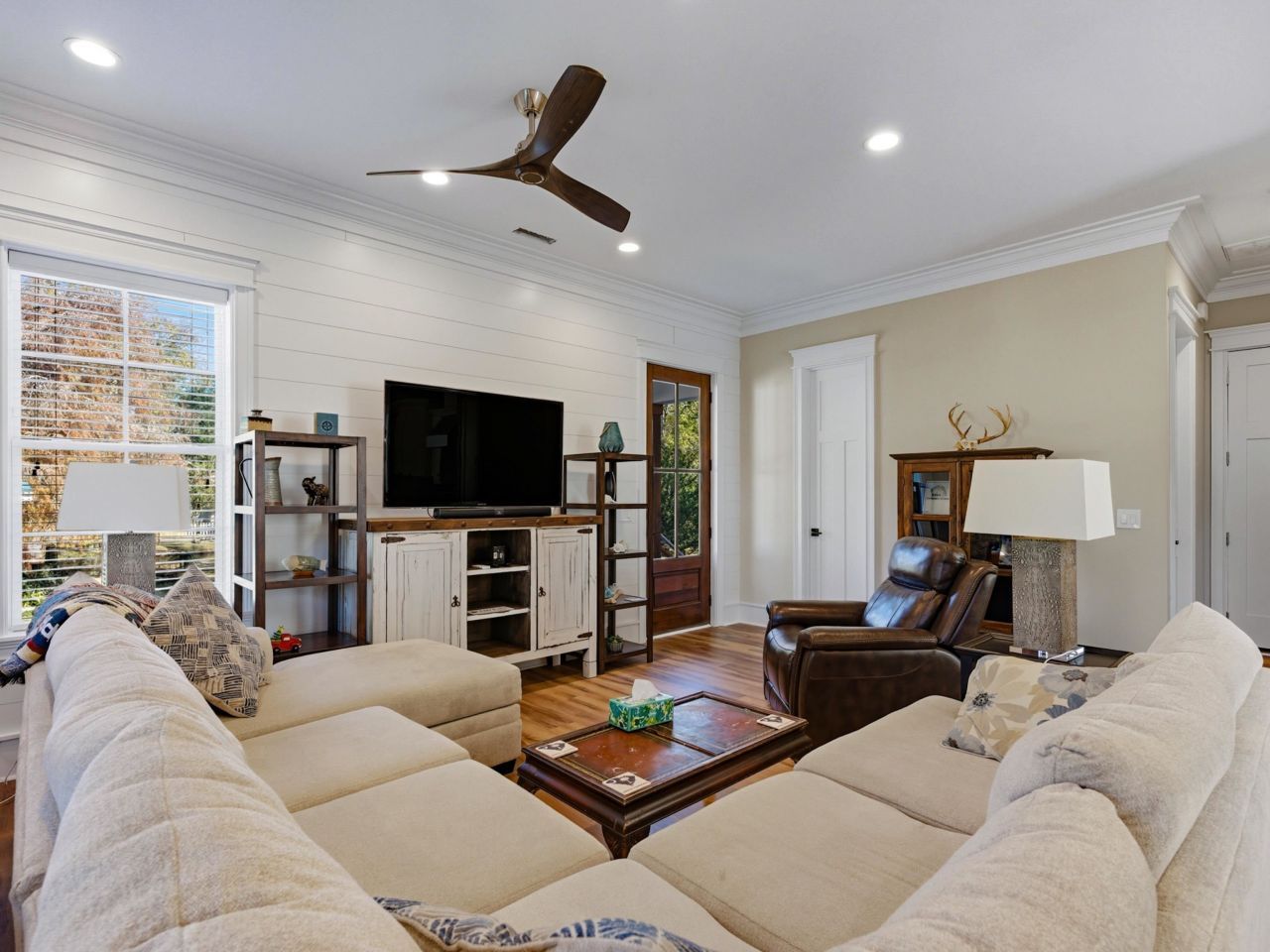 5068 South First St.  Photo 11