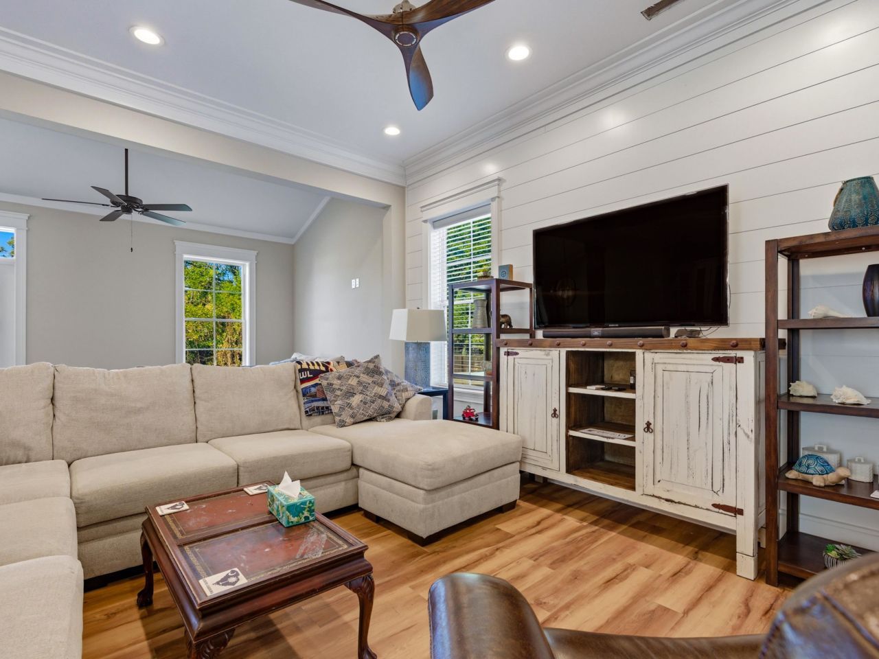 5068 South First St.  Photo 13