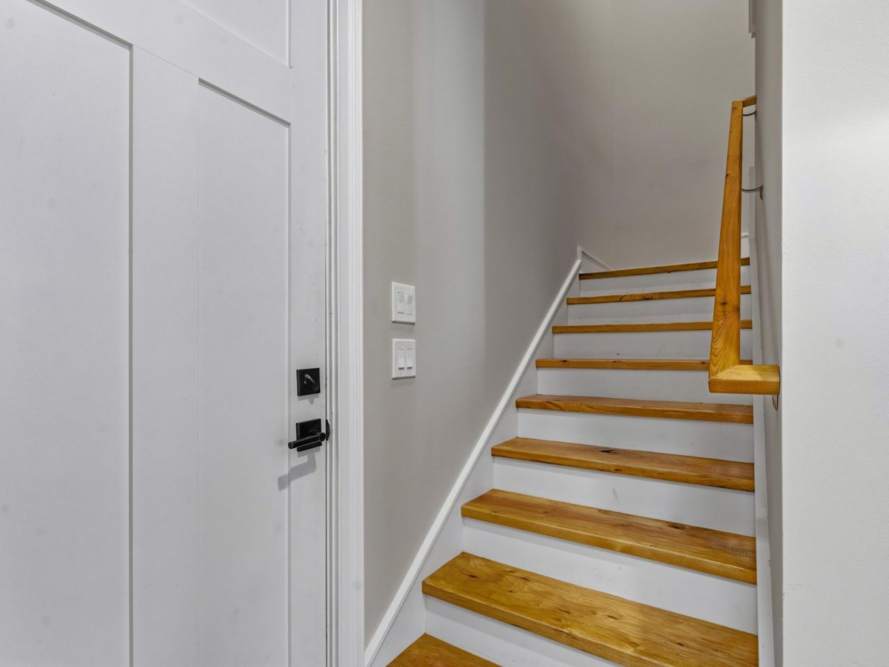 5068 South First St.  Photo 14