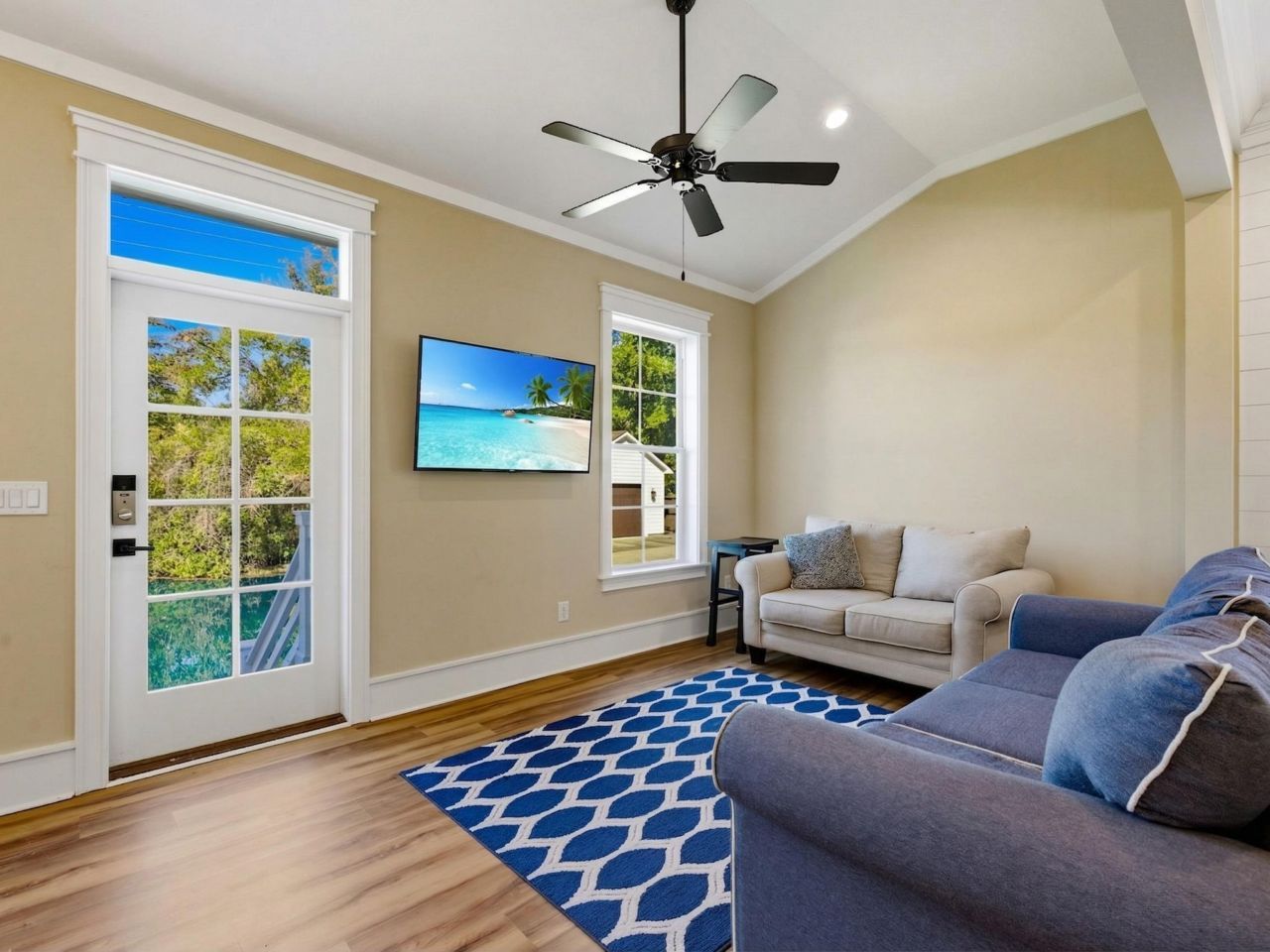 5068 South First St.  Photo 15