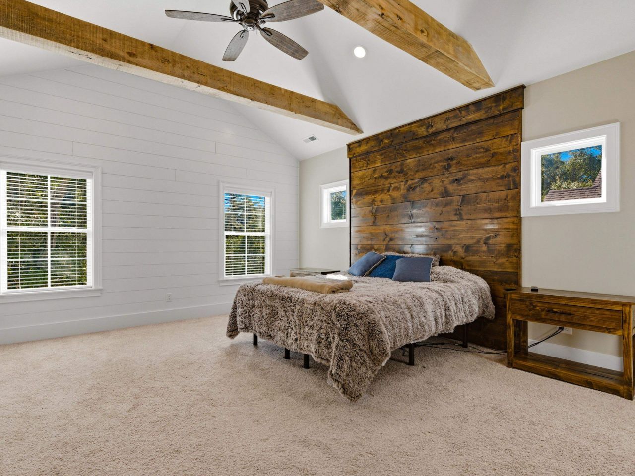 5068 South First St.  Photo 18