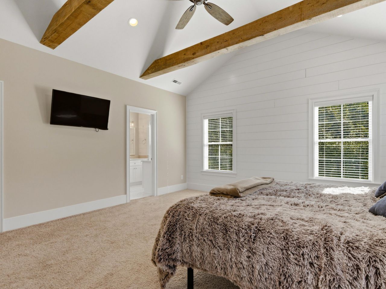 5068 South First St.  Photo 19