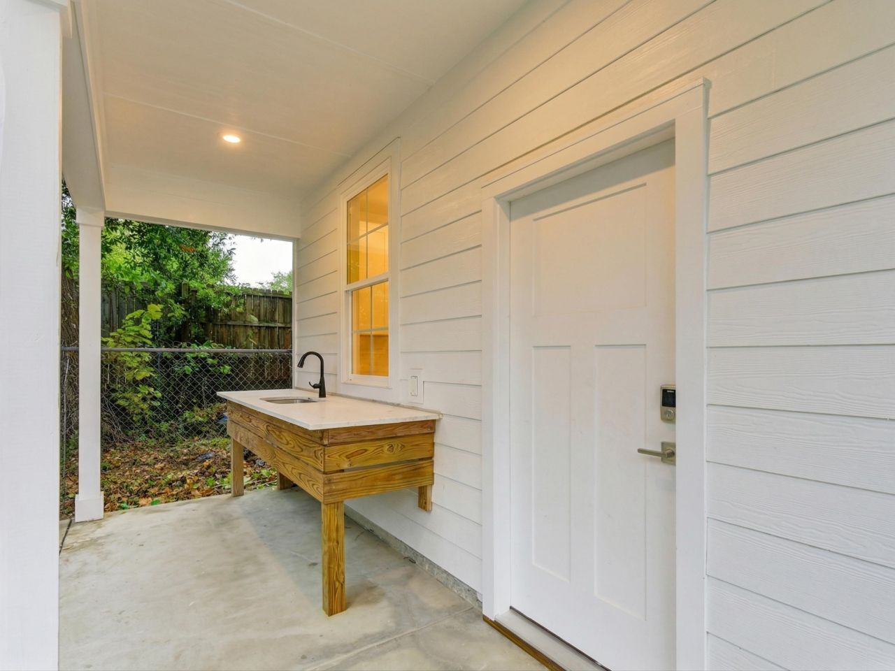 5068 South First St.  Photo 31