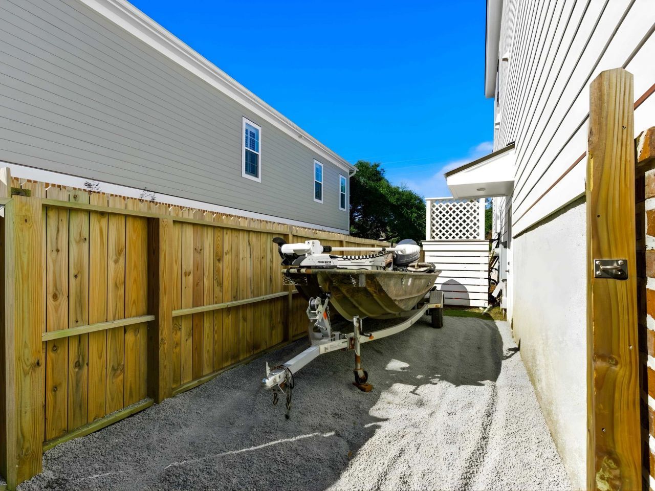 5068 South First St.  Photo 33