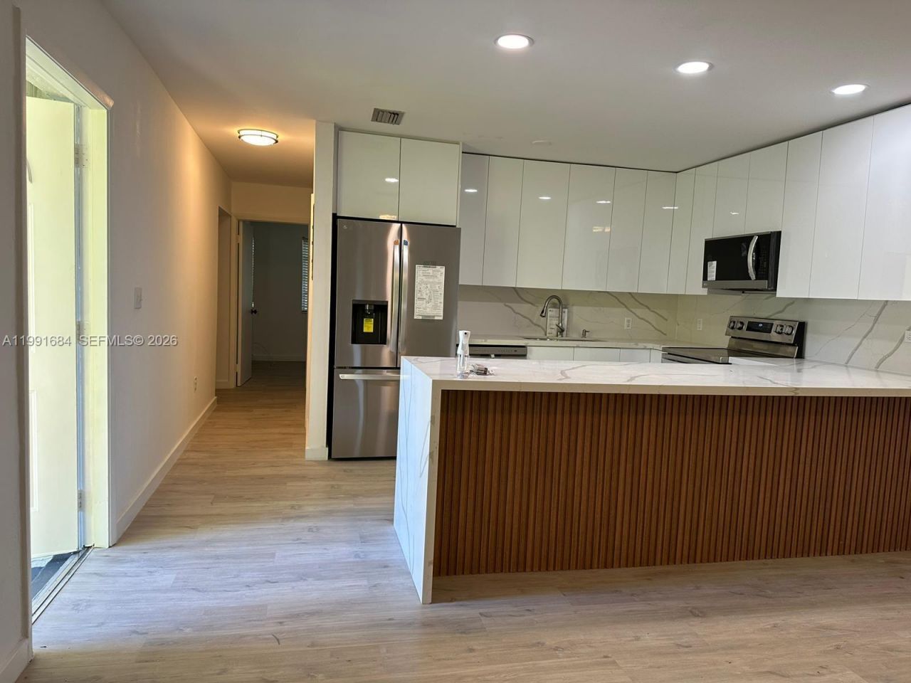 3755 Oak Ave , Miami, FL 33133 Photo