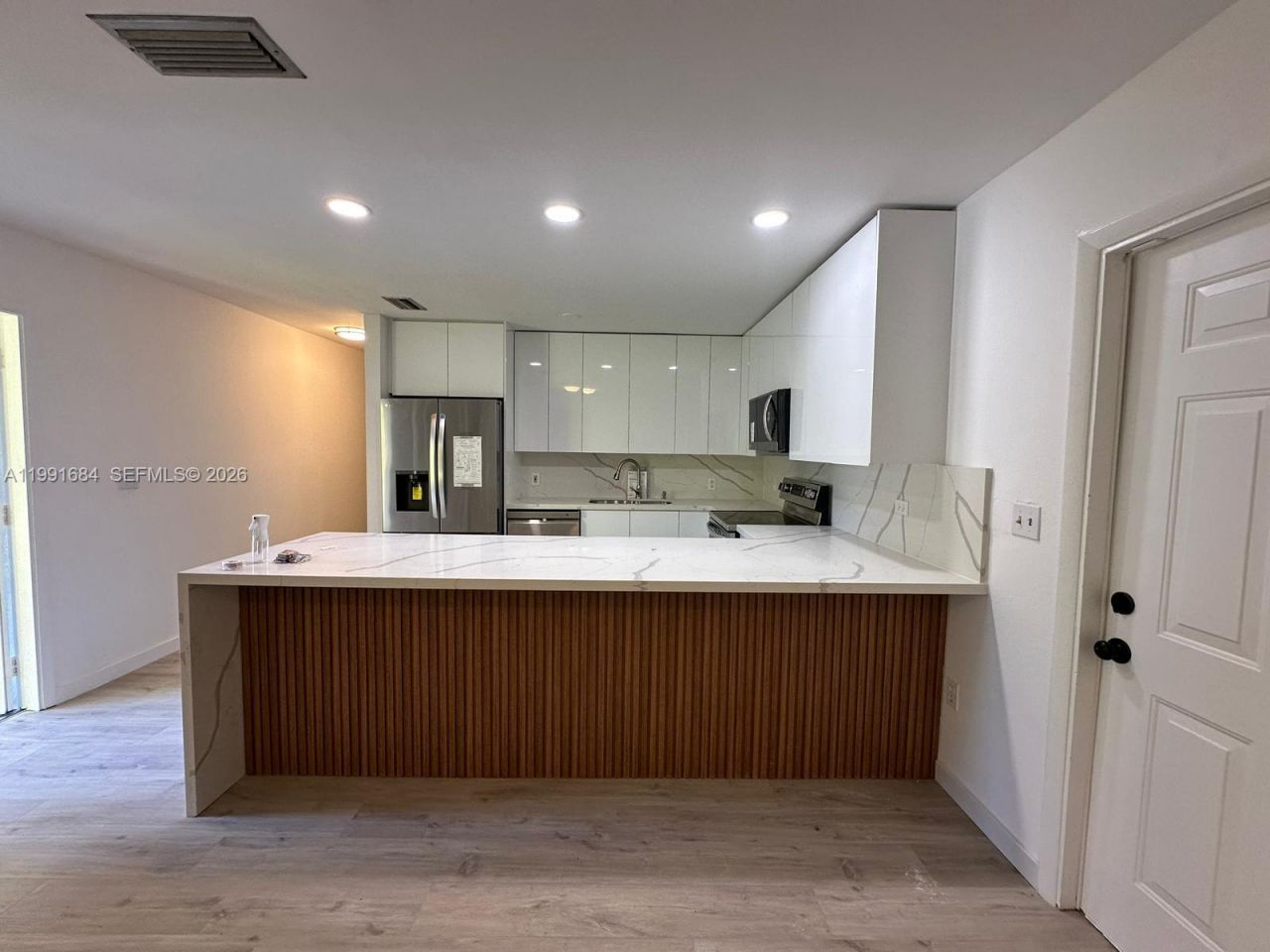 3755 Oak Ave , Miami, FL 33133 Photo