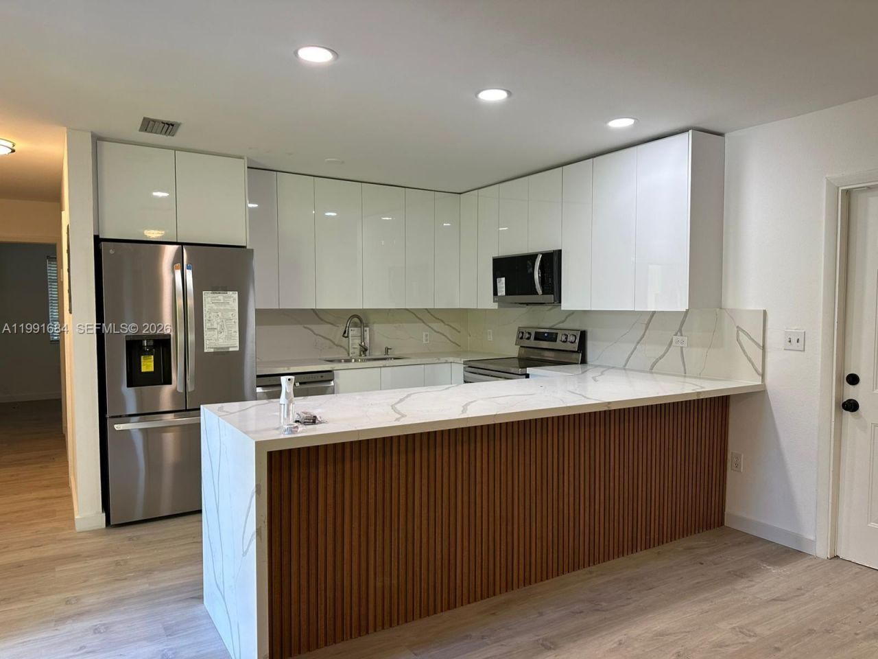 3755 Oak Ave , Miami, FL 33133 Photo