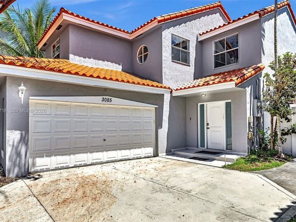 3085 N 36th Ave , Hollywood, FL 33021