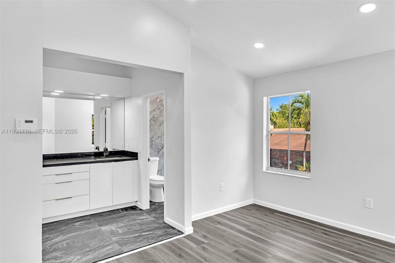 3085 N 36th Ave , Hollywood, FL 33021 Photo