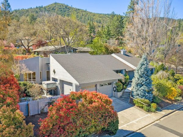 1800 Peachey Road, Ashland, OR 97520