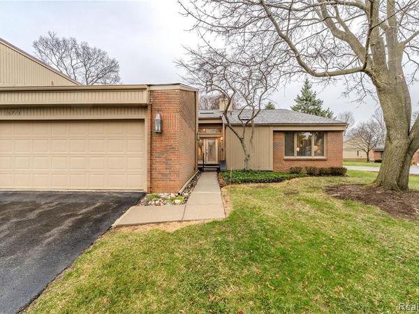 36713 Tanglewood Lane, Farmington Hills, MI 48331