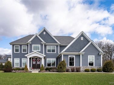 5527 Meadowglen Drive, Clarence Center, NY 14032