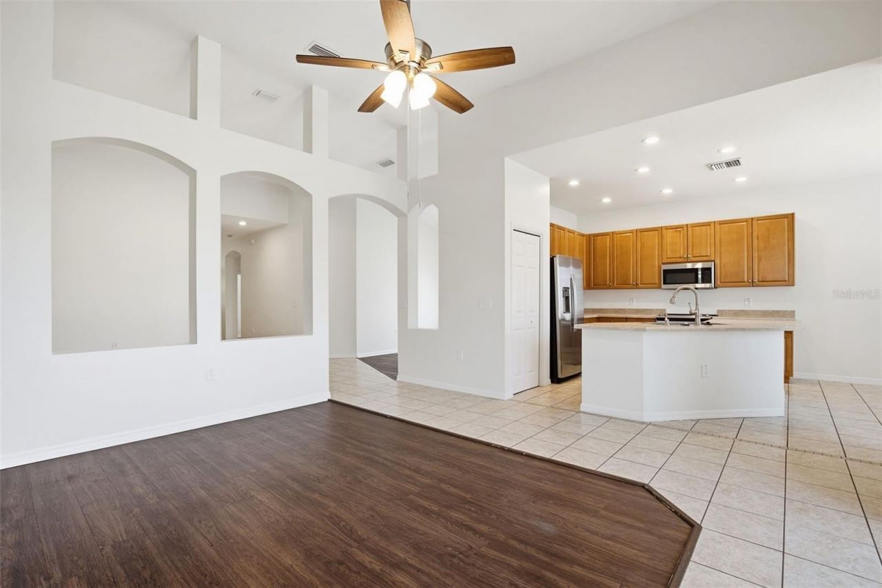 5917 Wedgefield Drive , Zephyrhills, FL 33541 Photo