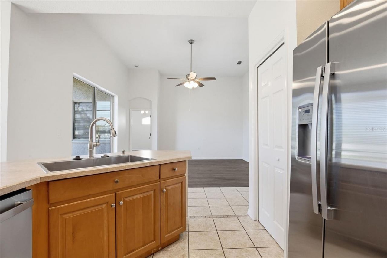 5917 Wedgefield Drive , Zephyrhills, FL 33541 Photo