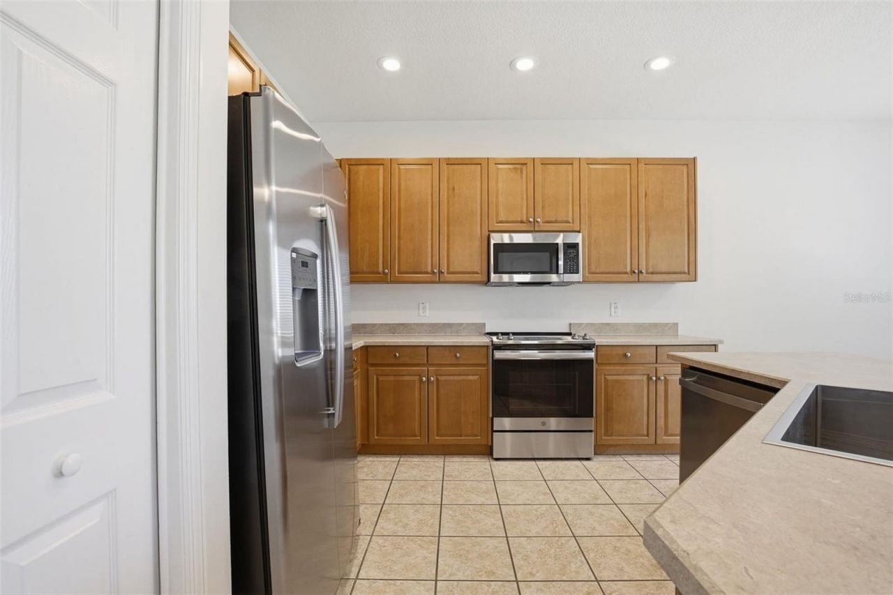 5917 Wedgefield Drive , Zephyrhills, FL 33541 Photo