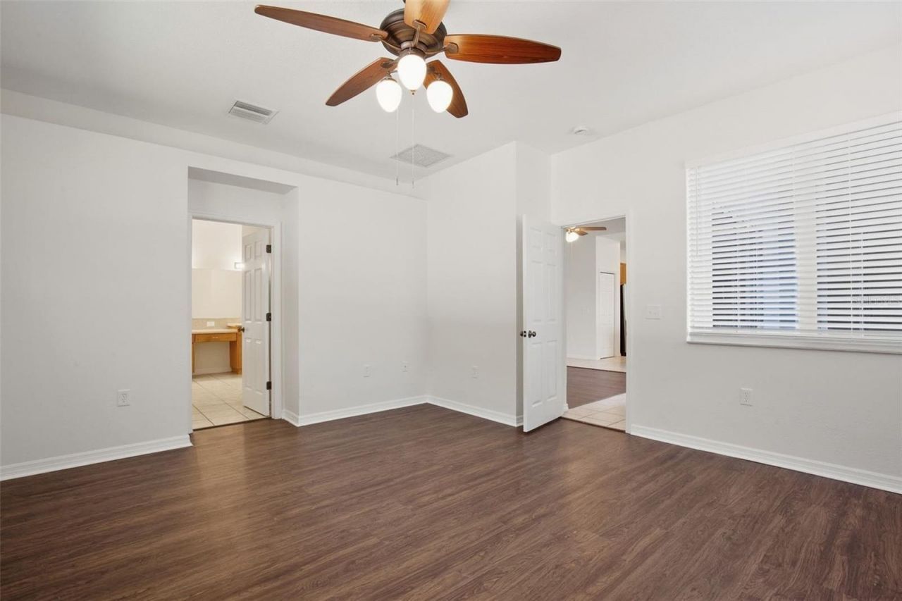 5917 Wedgefield Drive , Zephyrhills, FL 33541 Photo