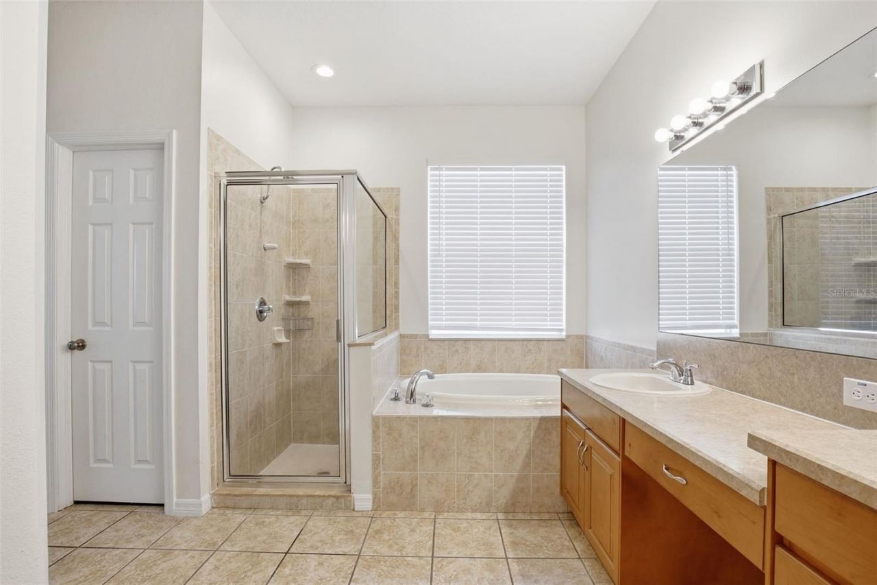 5917 Wedgefield Drive , Zephyrhills, FL 33541 Photo