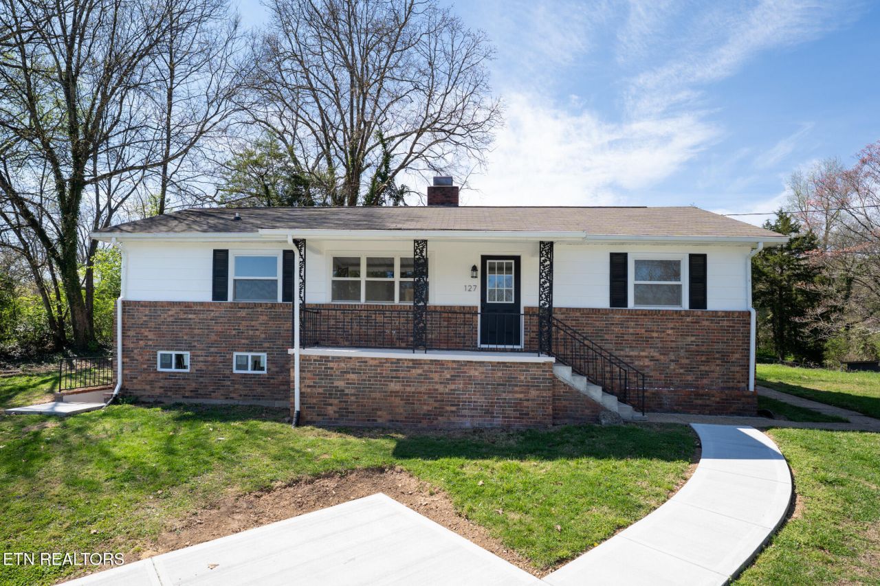 127 Tabor Rd, Oak Ridge, TN 37830 Main Photo