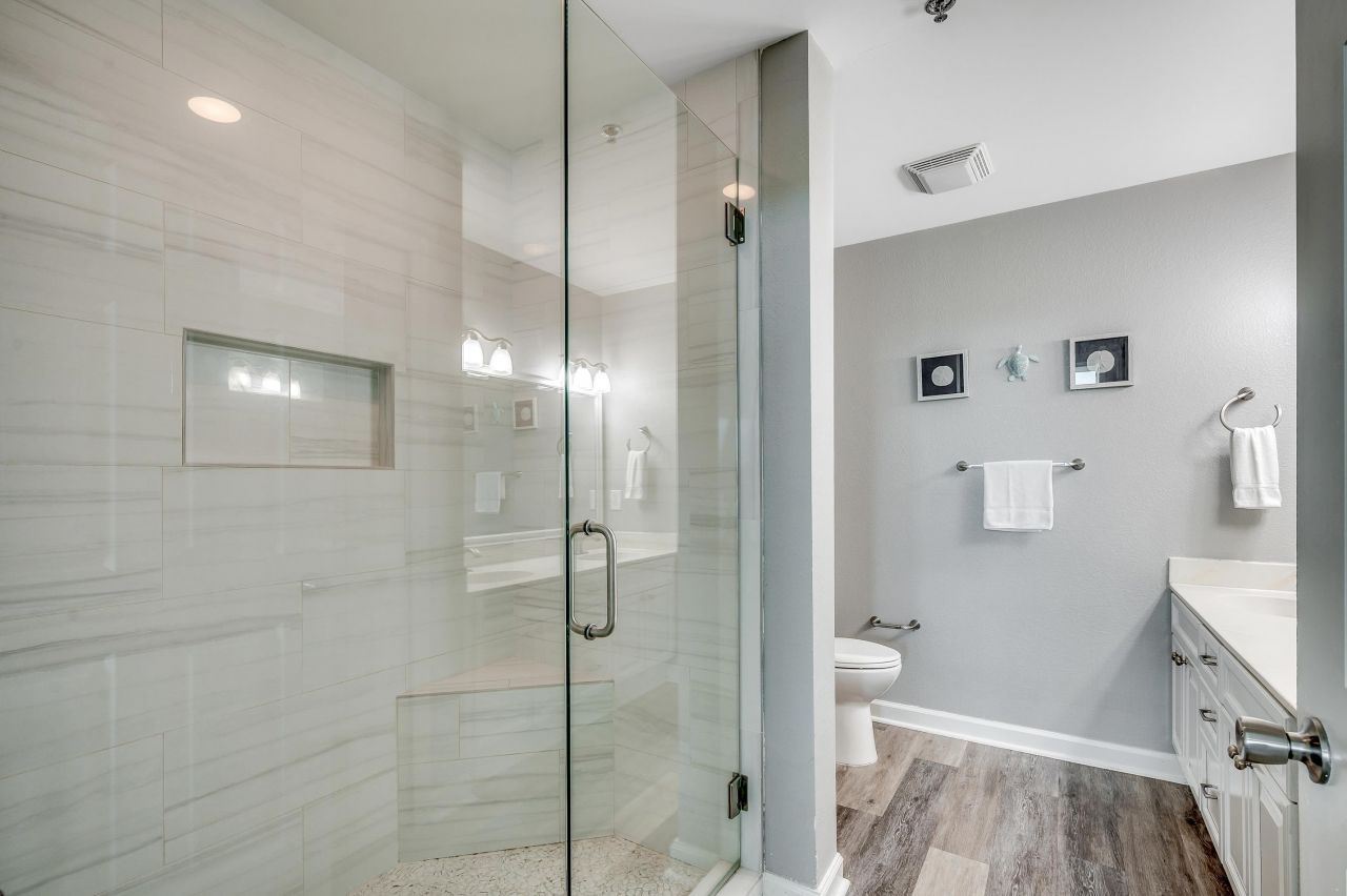 215 77th Ave. N  Photo 17