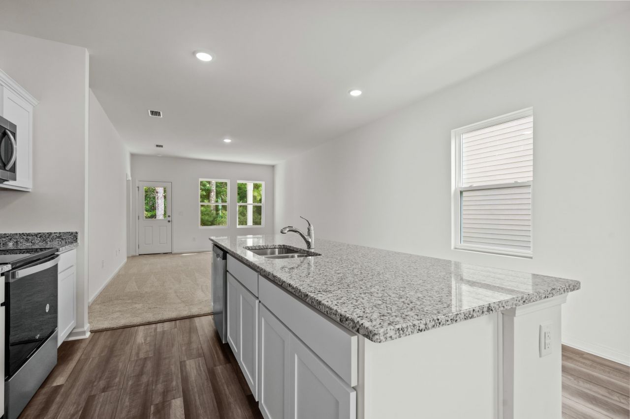 547 Silver Pidgeon St Photo 15