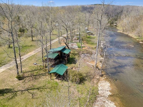 506 Tablerock Rd , Hohenwald, TN 38462