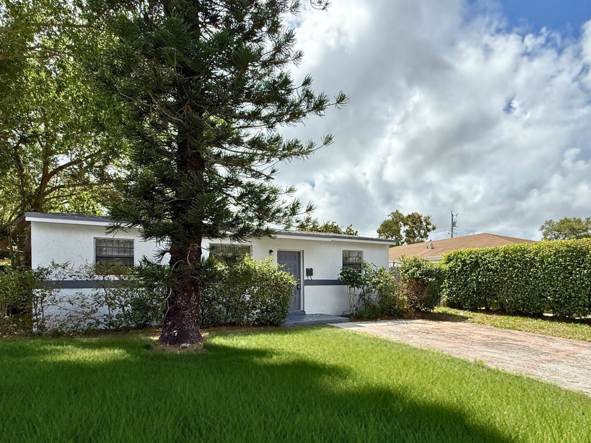 1490 NE 152nd Street, North Miami Beach, FL 33162 Photo