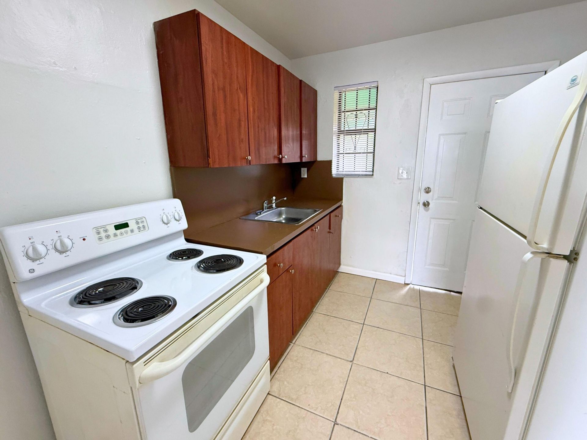 1490 NE 152nd Street, North Miami Beach, FL 33162 Photo