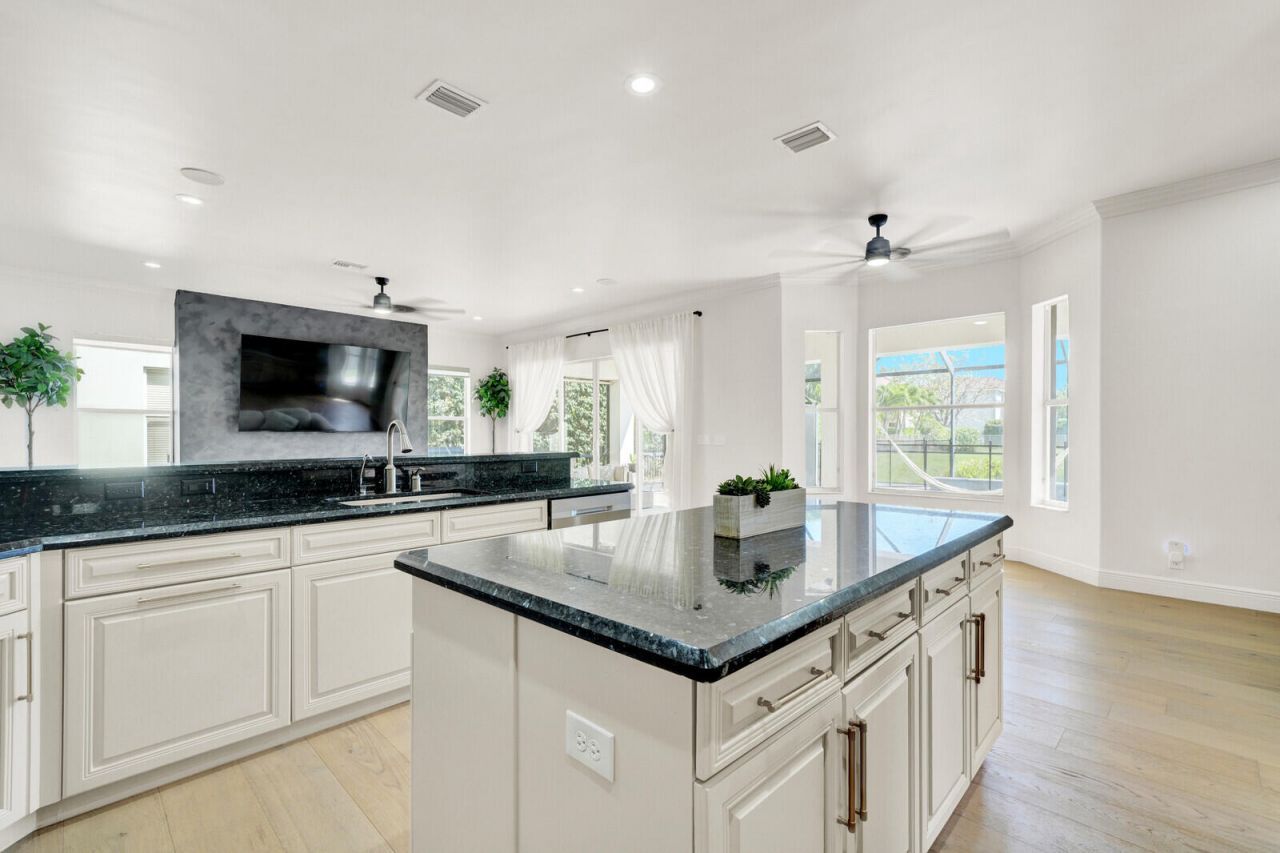 8685 Cobblestone Point Circle, Boynton Beach, FL 33472 Photo