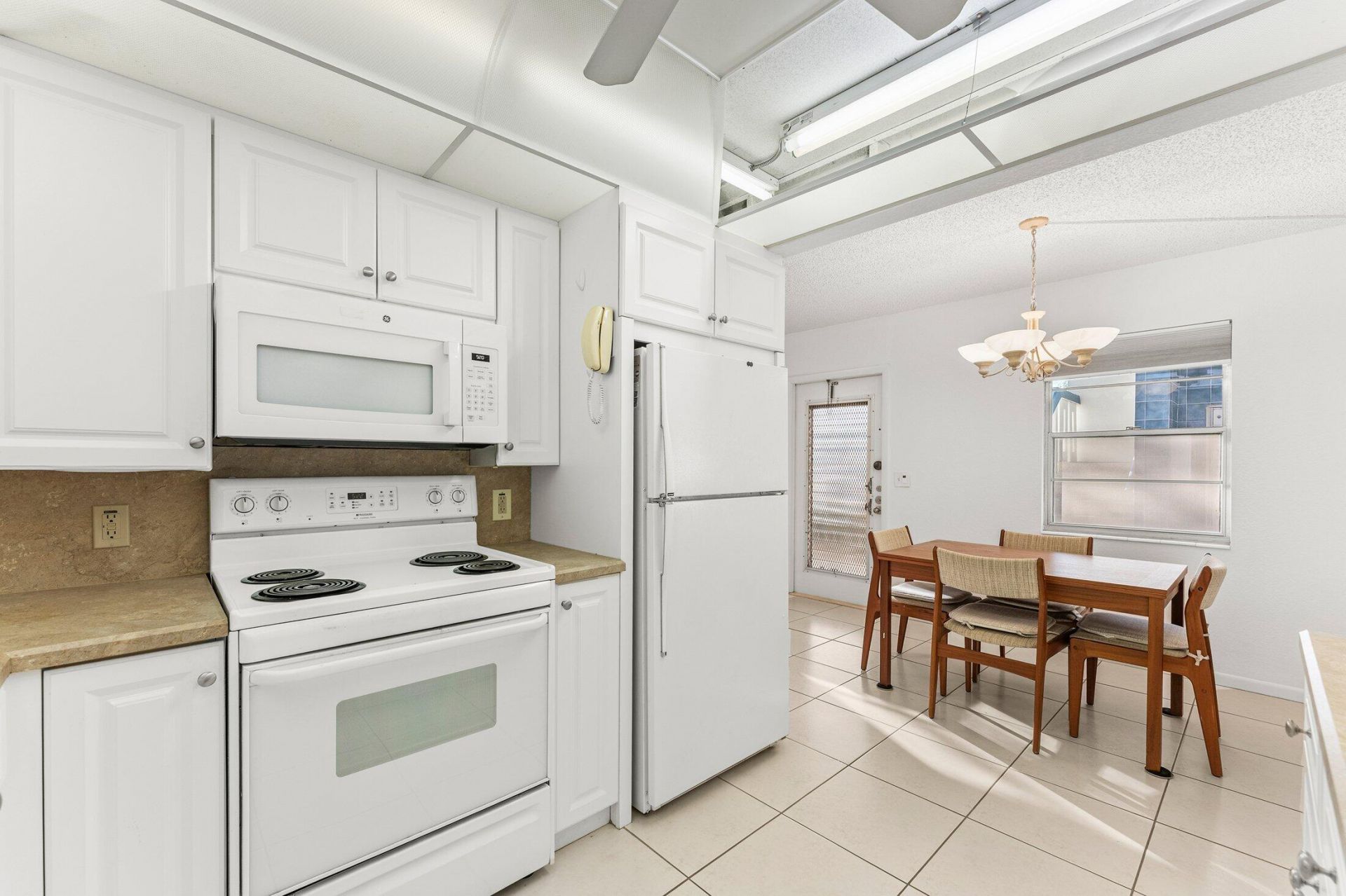 1047 Lincoln C, Boca Raton, FL 33434 Photo