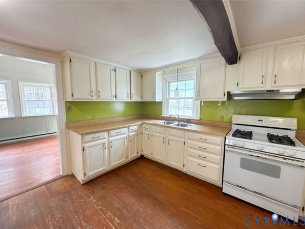 8153 E Patrick Henry Road , Ashland, VA 23005