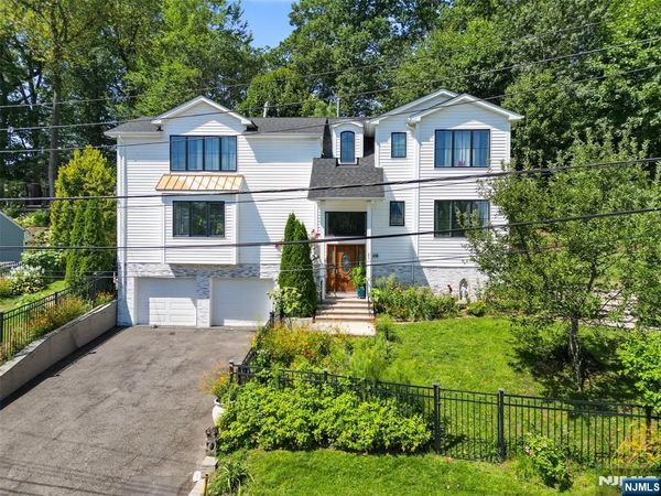 21 Cedar Street, CRESSKILL, NJ 07626