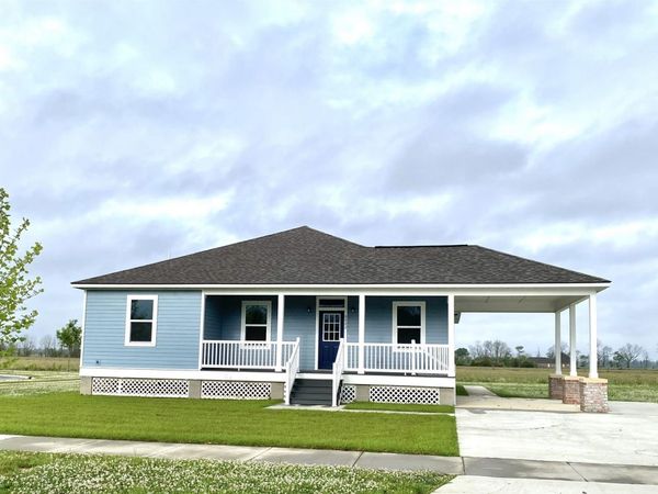 8842 Heron Way, New Roads, LA 70760