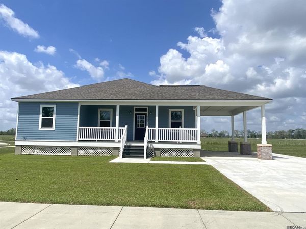 8842 Heron Way, New Roads, LA 70760
