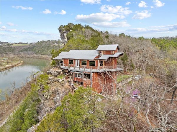 100 Tazewell , Norfork, AR 72658