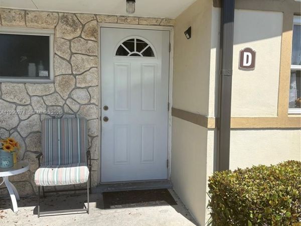 2769 W Ashley Dr W, Unit D, West Palm Beach, FL 33415