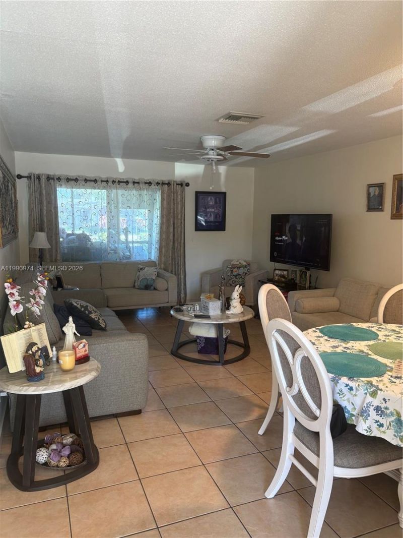 2769 W Ashley Dr W, Unit D, West Palm Beach, FL 33415 Photo