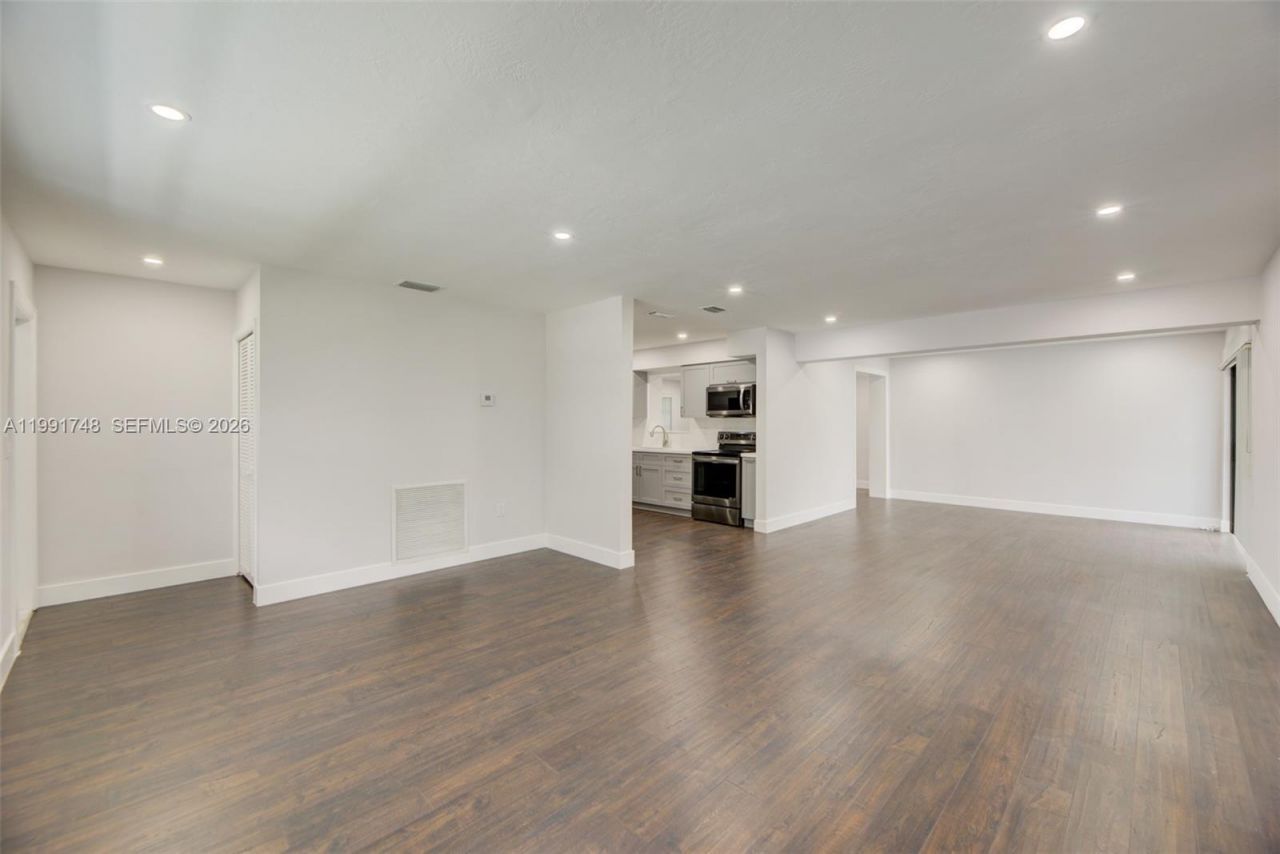 7811 NW 10th St, Unit 7811, Pembroke Pines, FL 33024 Photo