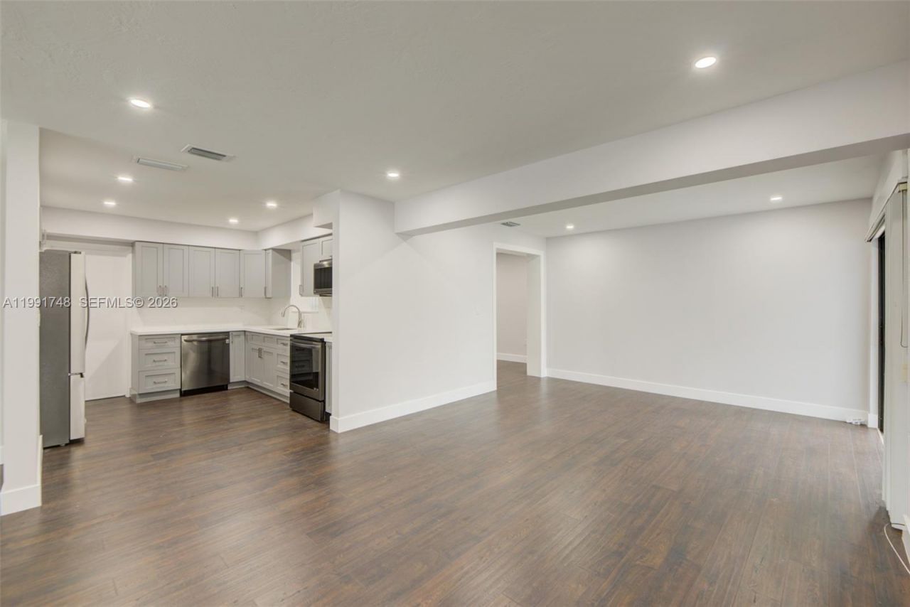 7811 NW 10th St, Unit 7811, Pembroke Pines, FL 33024 Photo